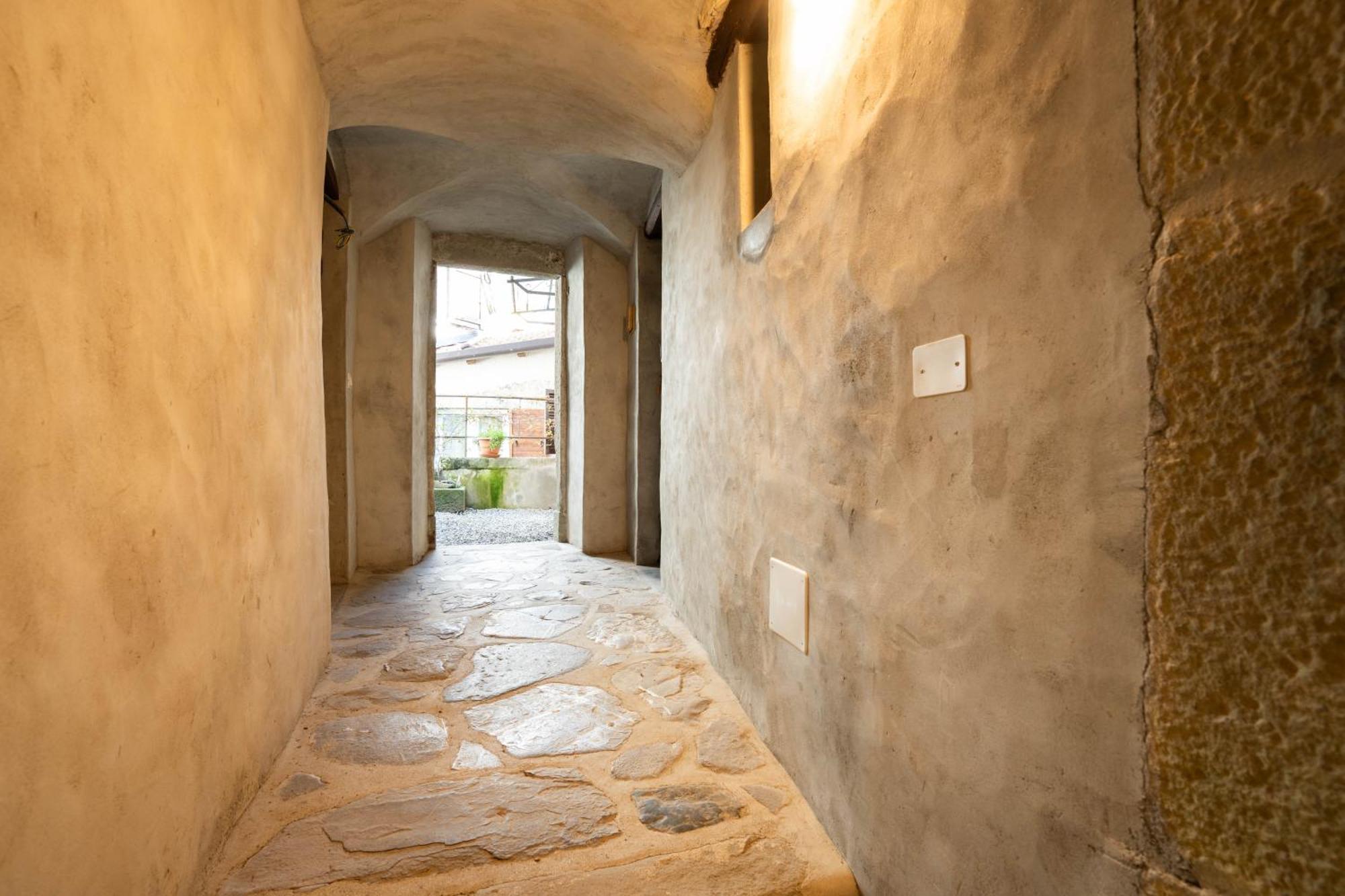 Le Case Nel Borgo Фивиццано Экстерьер фото