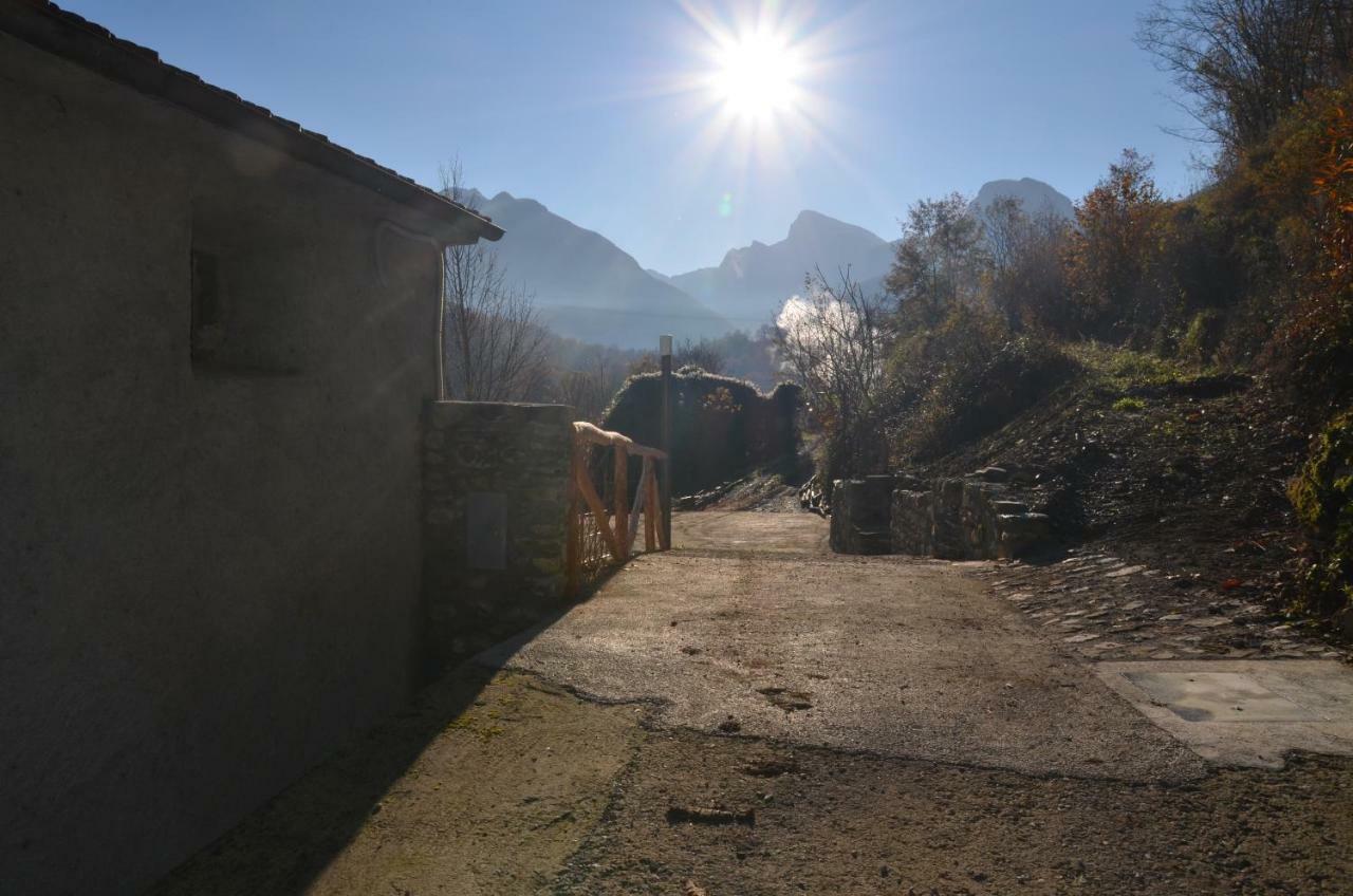 Le Case Nel Borgo Фивиццано Экстерьер фото